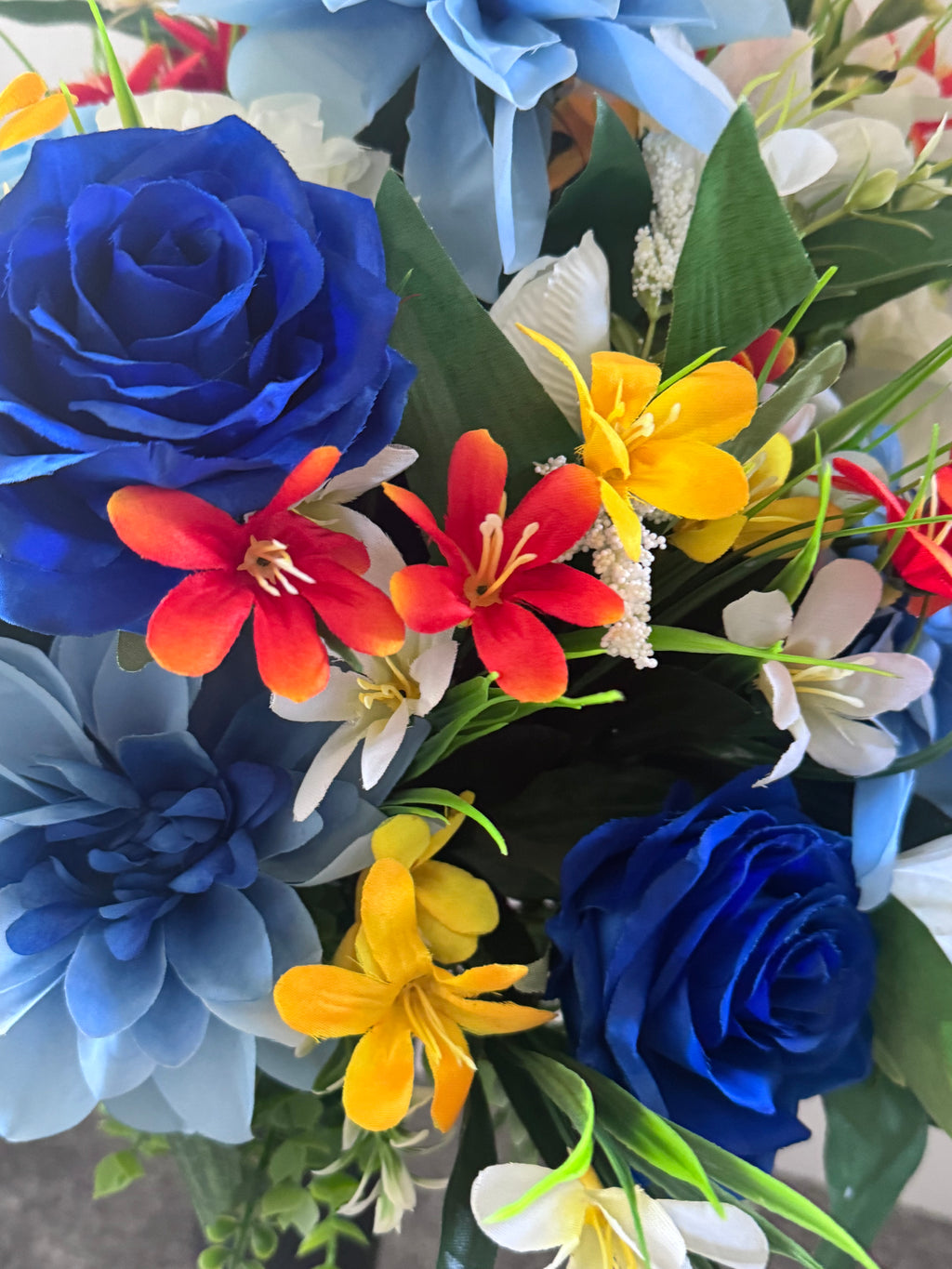 Blue dahlias and rose large grave spike artificial