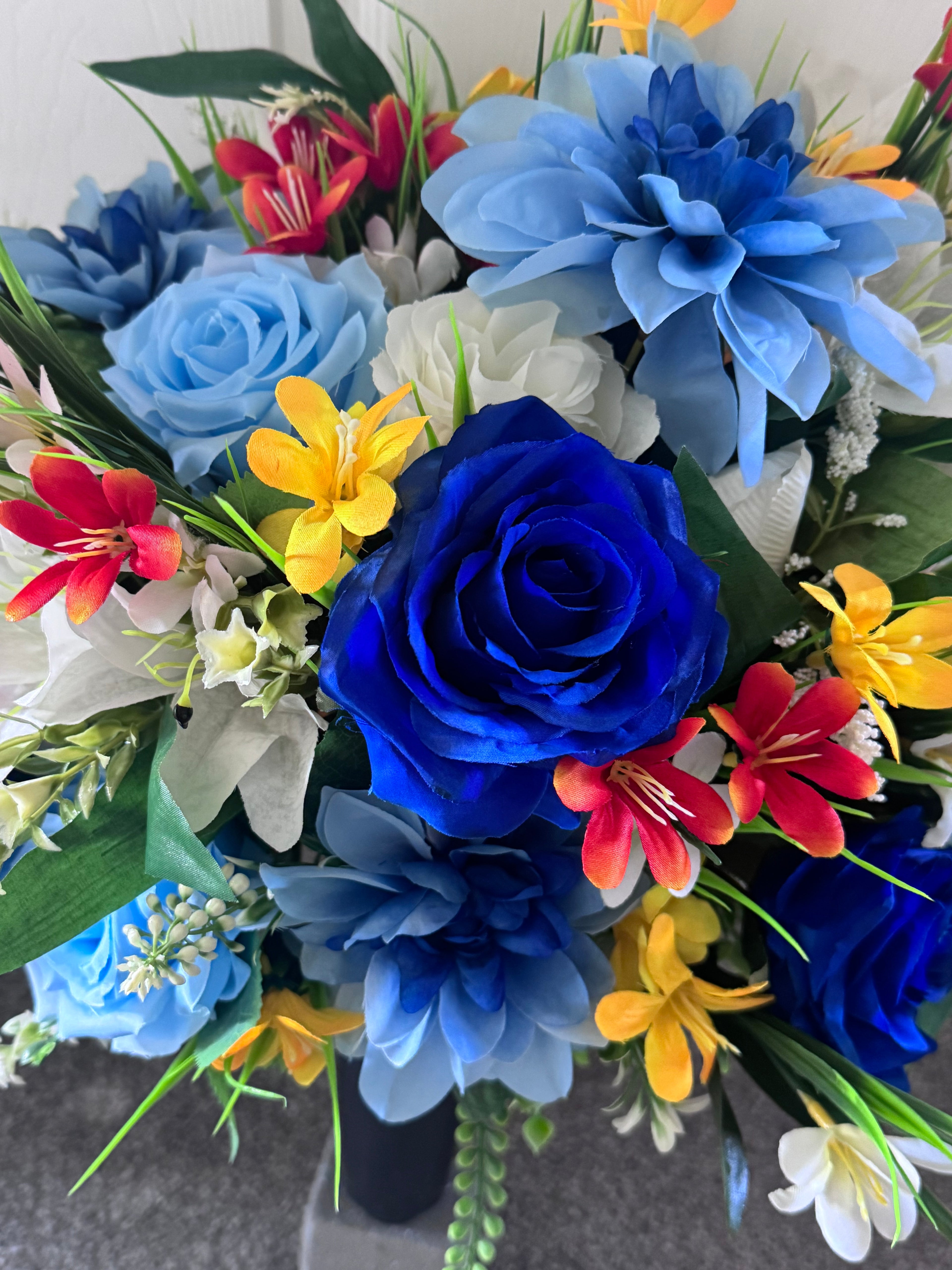 Blue dahlias and rose large grave spike artificial