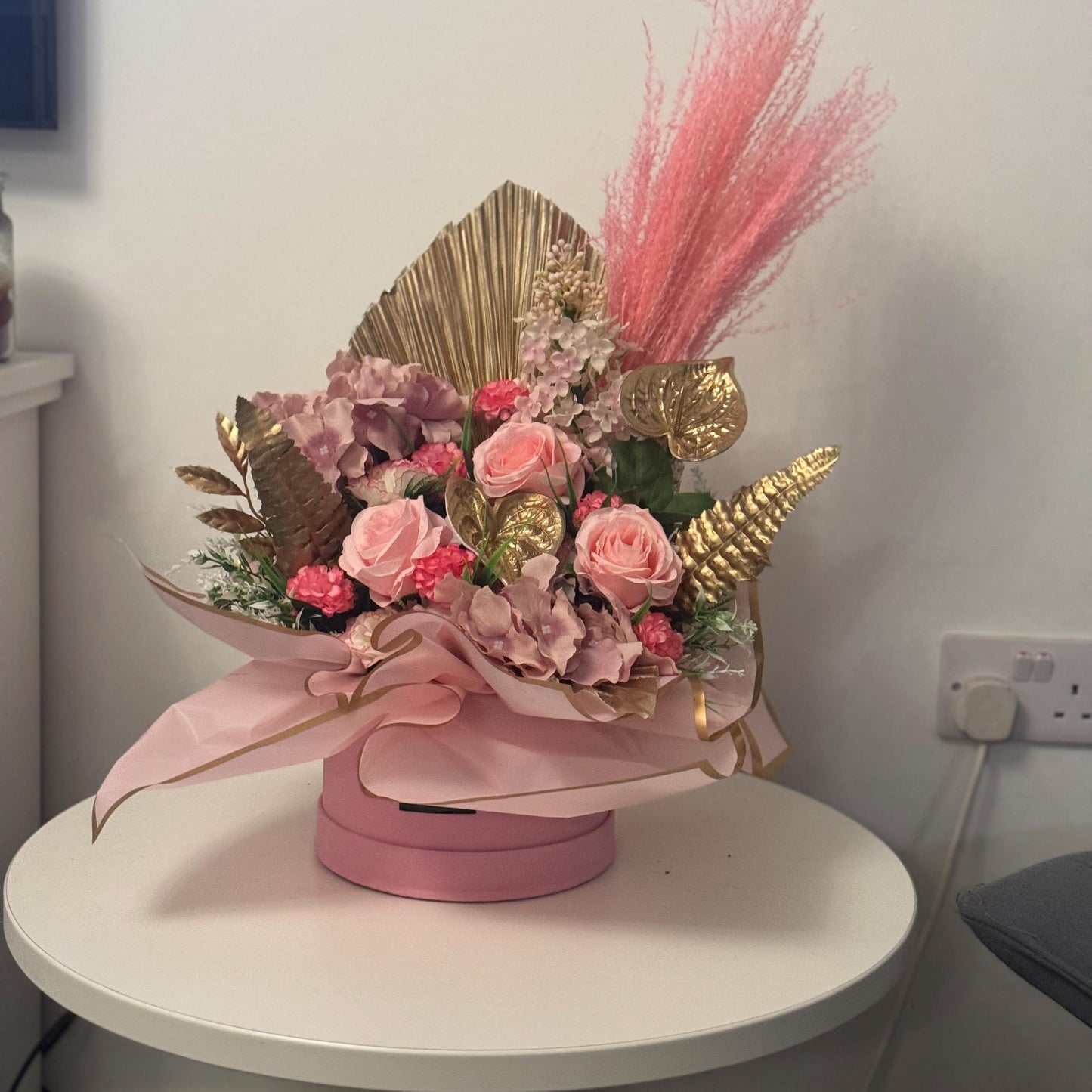 Luxury pink and gold artificial pink rose flower hat box.with green Foliage hatbox/ floral arrangement / ideal gift for Mother’s Day