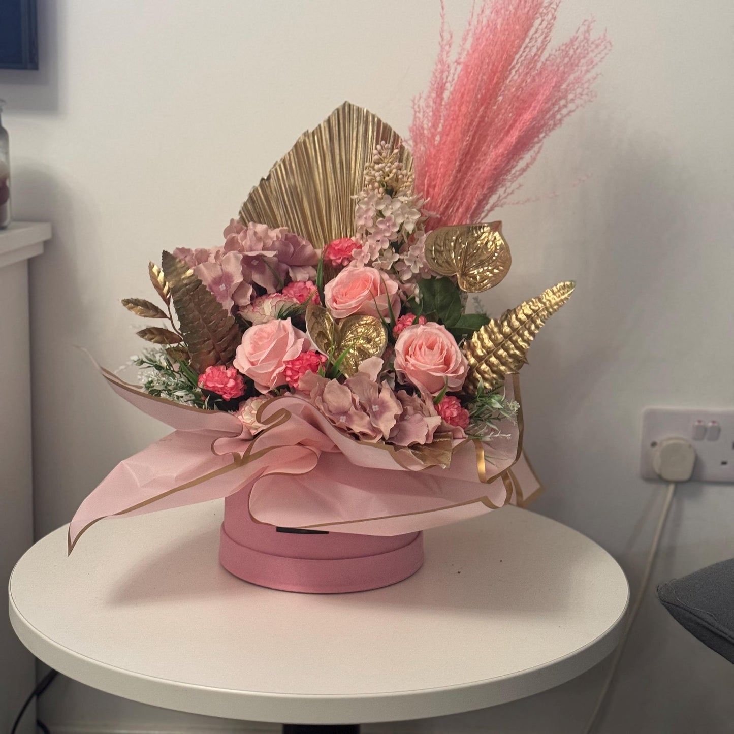 Luxury pink and gold artificial pink rose flower hat box.with green Foliage hatbox/ floral arrangement / ideal gift for Mother’s Day